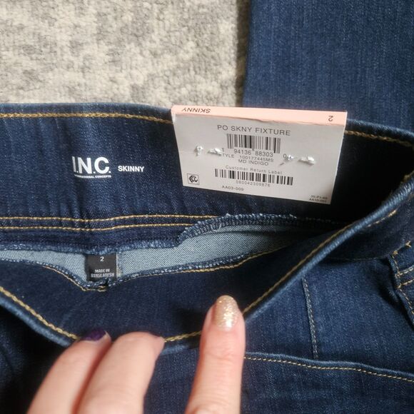 INC Women's High-Rise Pull-On Skinny Jeans Dark Wash Size 2 - Picture 3 of 4